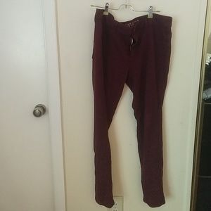 American Eagle burgundy jeggings super stretch 14